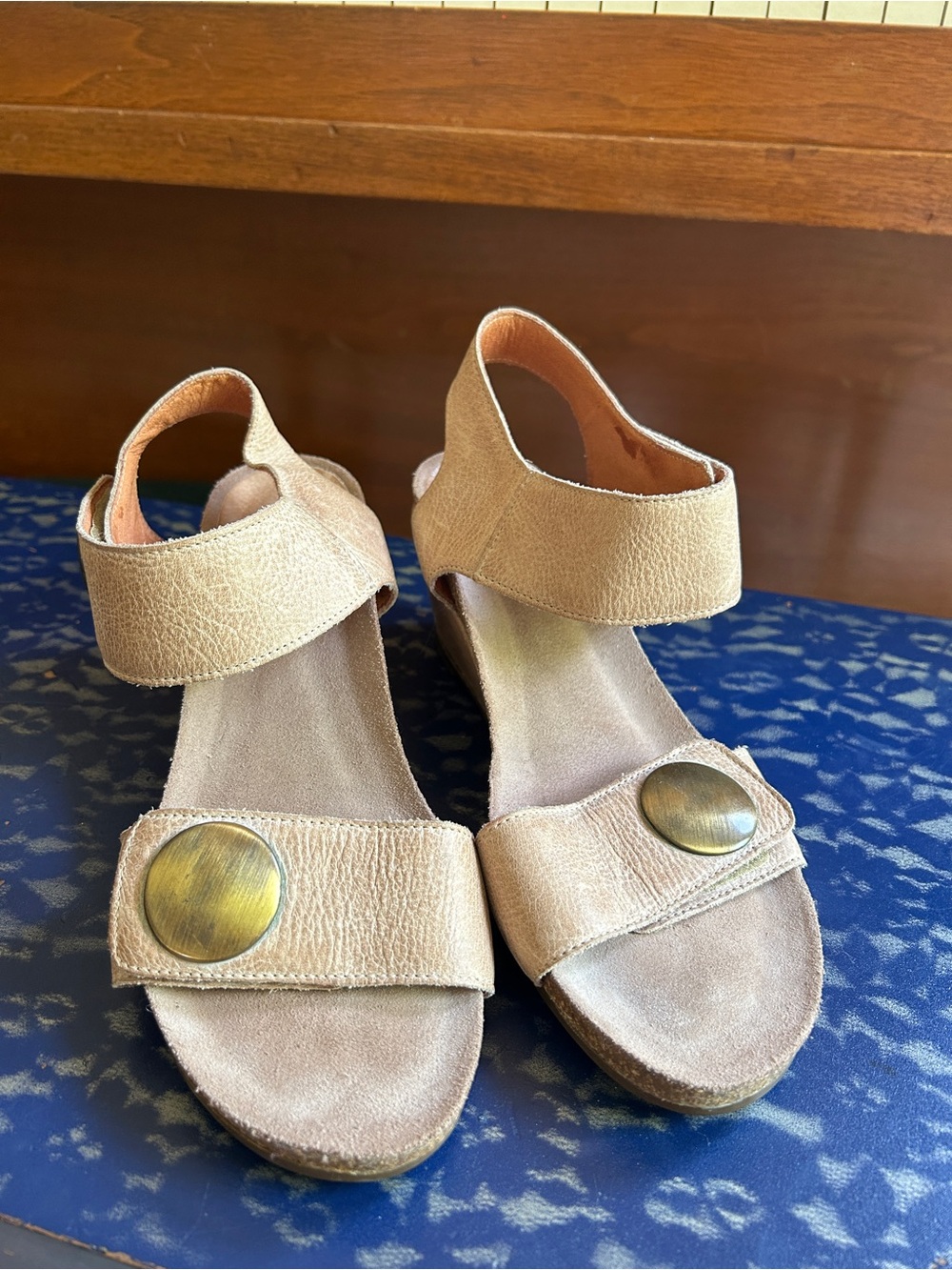 Taos Carousel Tan Light Brown Leather Wedge Slingback Sandals Size 39 (US 8-8.5)